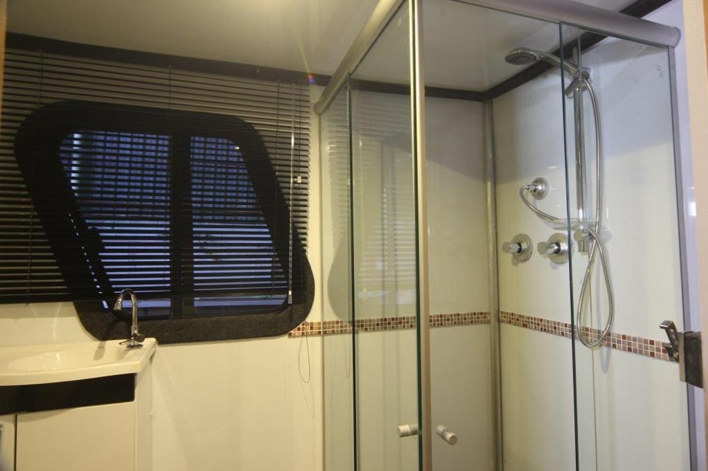 HOUSEBOAT MALLOY - 35 à 53 pés - duralumínio