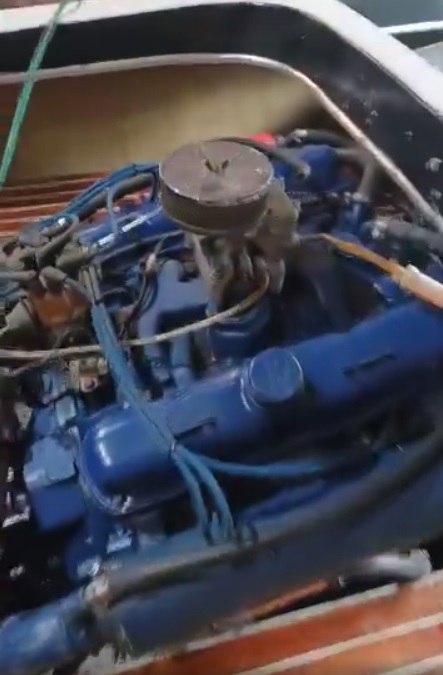 Lancha Esquimar 18 pés em fibra de vidro com reversor ano 1978