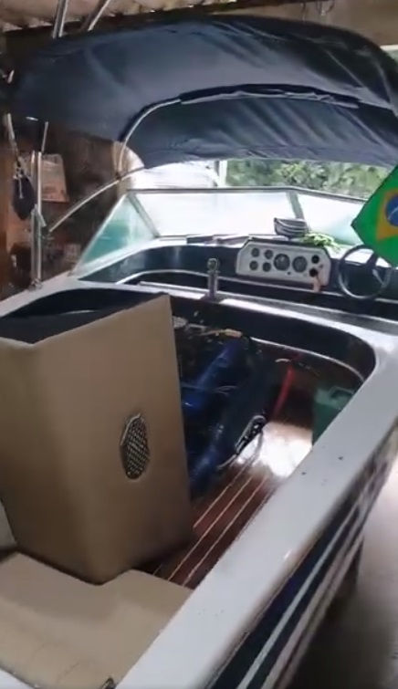 Lancha Esquimar 18 pés em fibra de vidro com reversor ano 1978