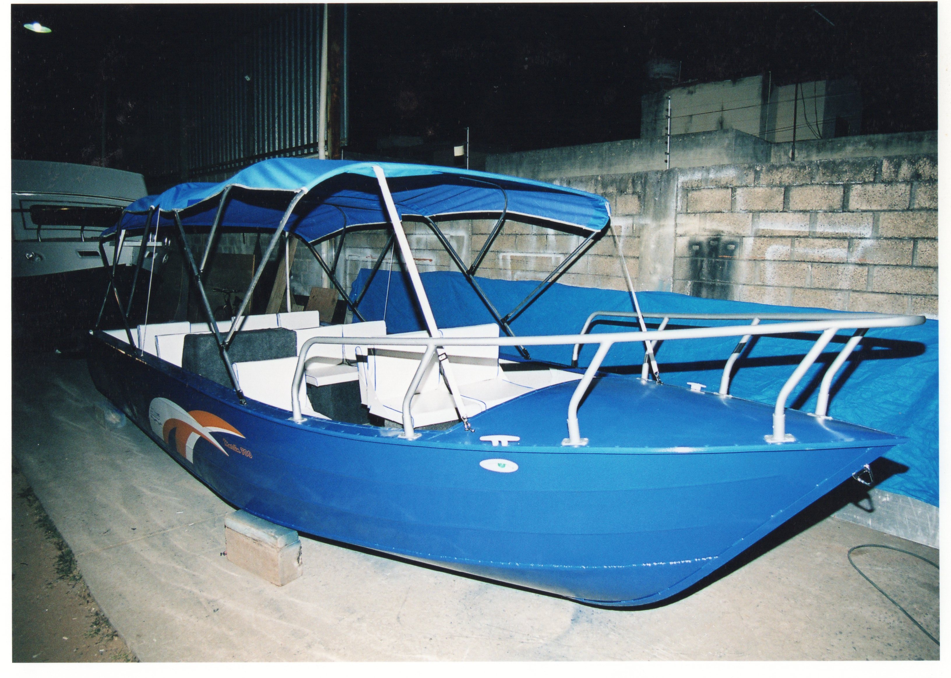 Barco de duralumínio Malloy para transporte de passageiros modelo Marlim