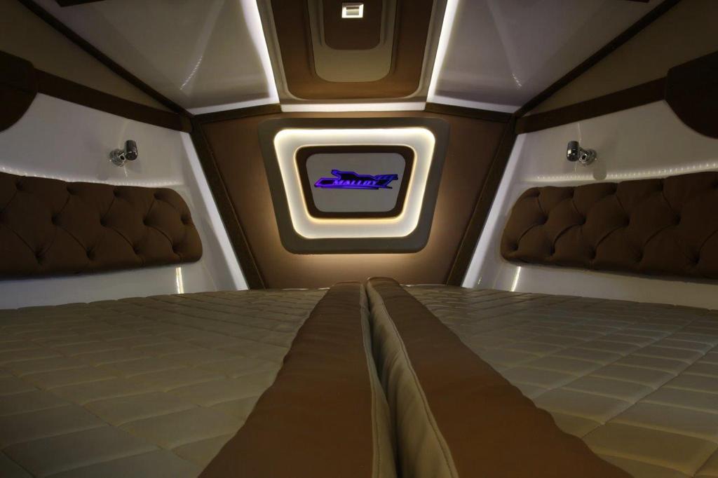 Lancha cabinada de alumínio Malloy PREMIUM de 45 à 55 pés p/ água doce